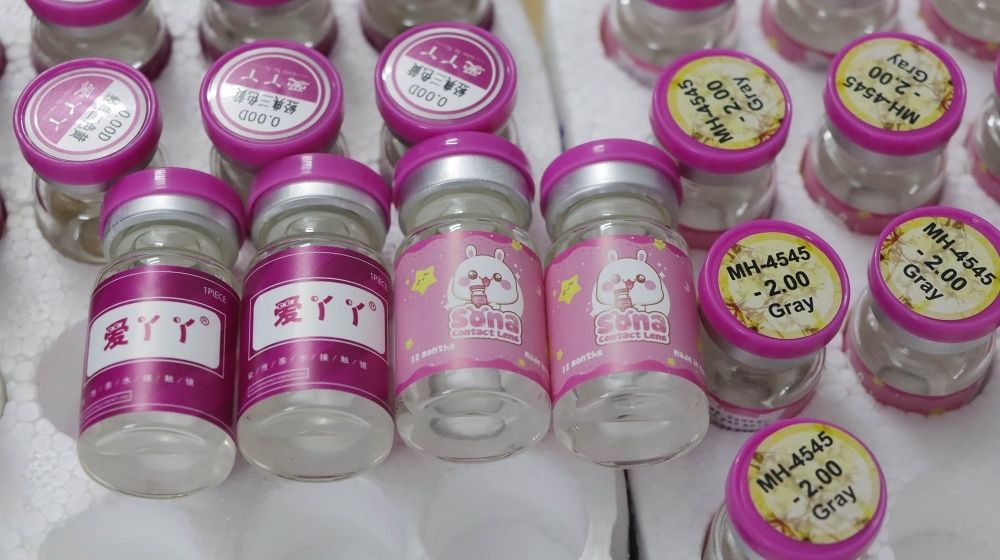 Cảnh báo hệ lụy khi sử dụng kính áp tròng giả