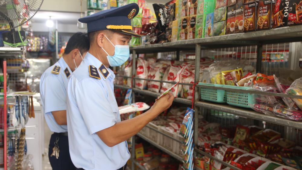 QLTT Hòa Bình phạt vi phạm hành chính gần 350 triệu đồng dịp Tết