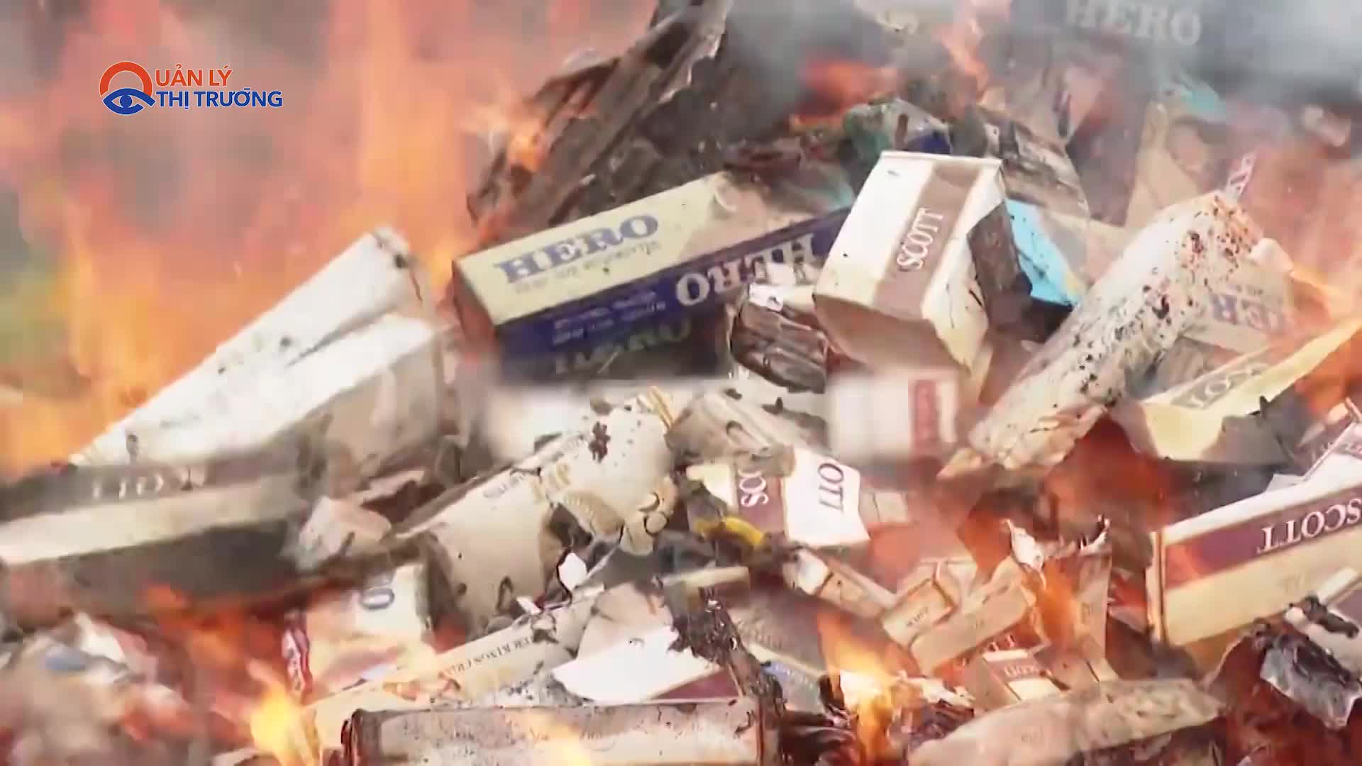 Kiên Giang: Phối hợp, giám sát tiêu huỷ hàng ngàn bao thuốc lá điếu nhập lậu