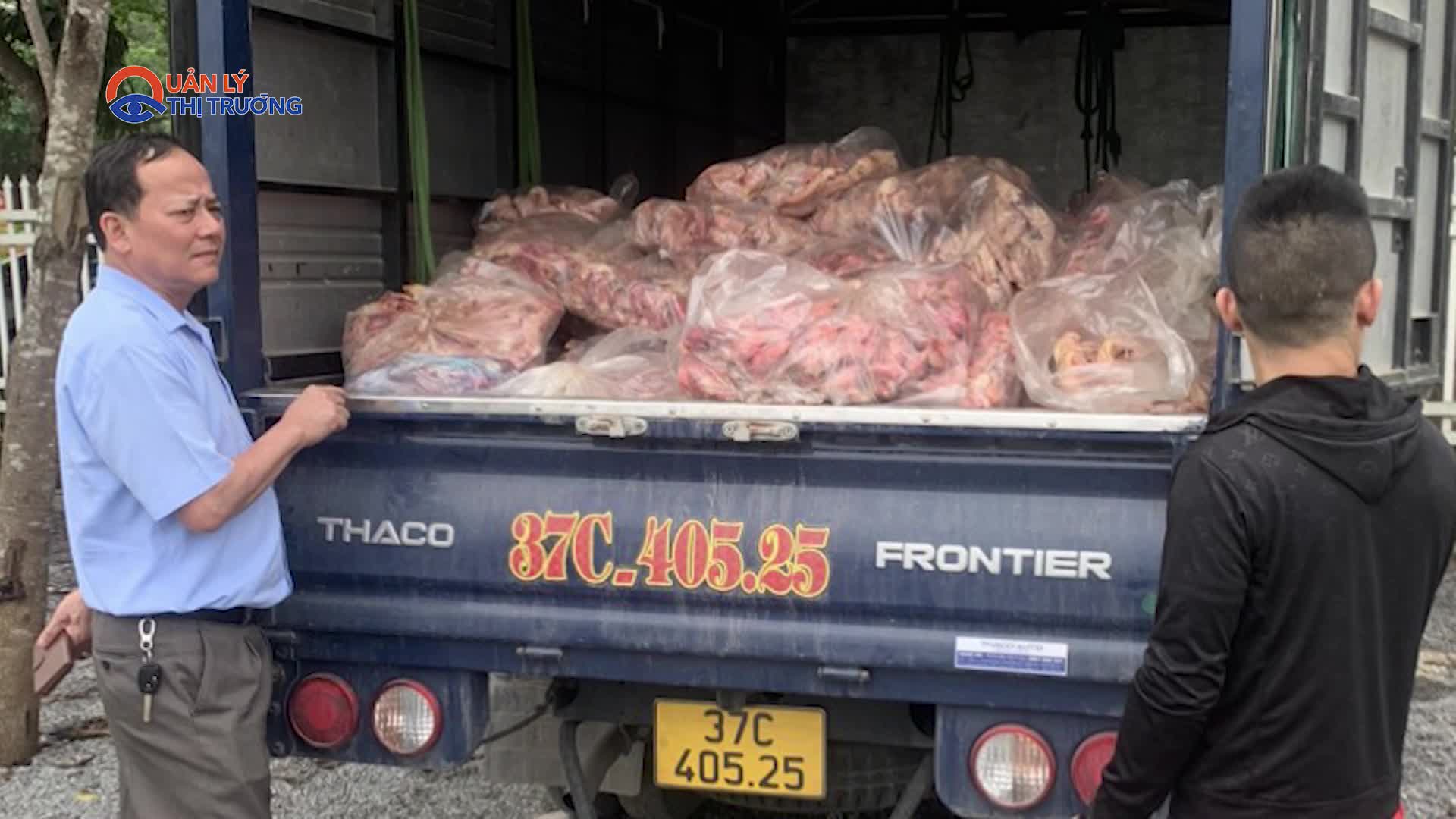 Tiêu hủy 600kg gà đông lạnh không rõ nguồn gốc xuất xứ