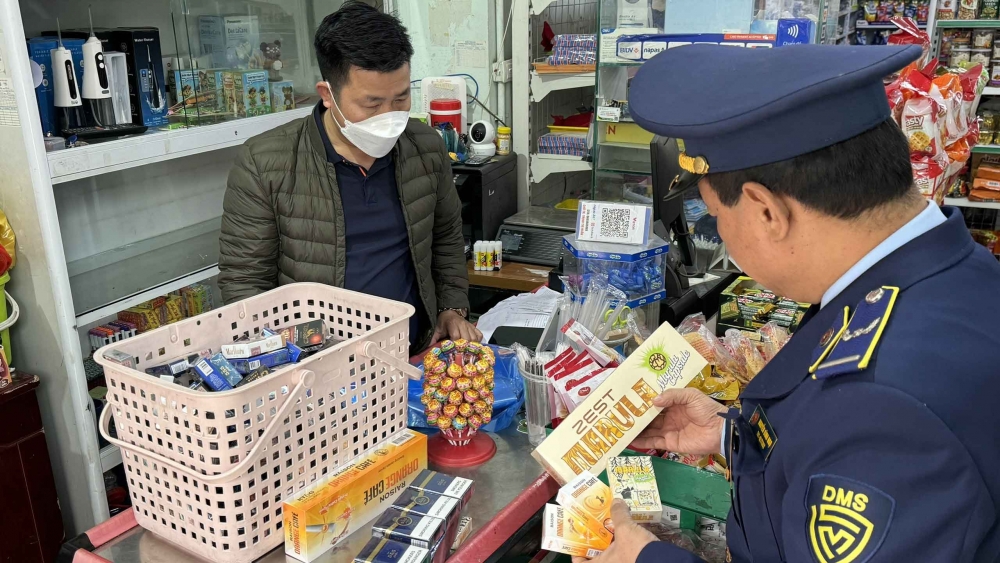 Cục QLTT Hà Nội kiểm tra, xử lý hơn 1.300 vụ việc trong quý I/2024