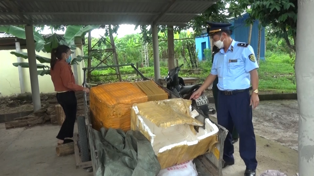 Ngăn chặn hơn 400kg phụ phẩm lợn đã bốc mùi, chuẩn bị đưa ra thị trường tại Quảng Trị