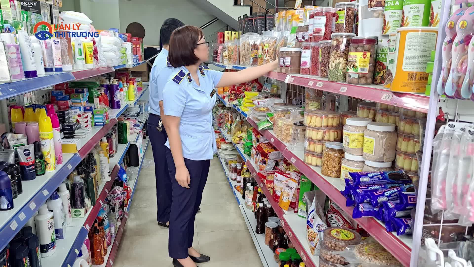 Liên tiếp phát hiện và xử lý hơn 1.000 sản phẩm thực phẩm vi phạm