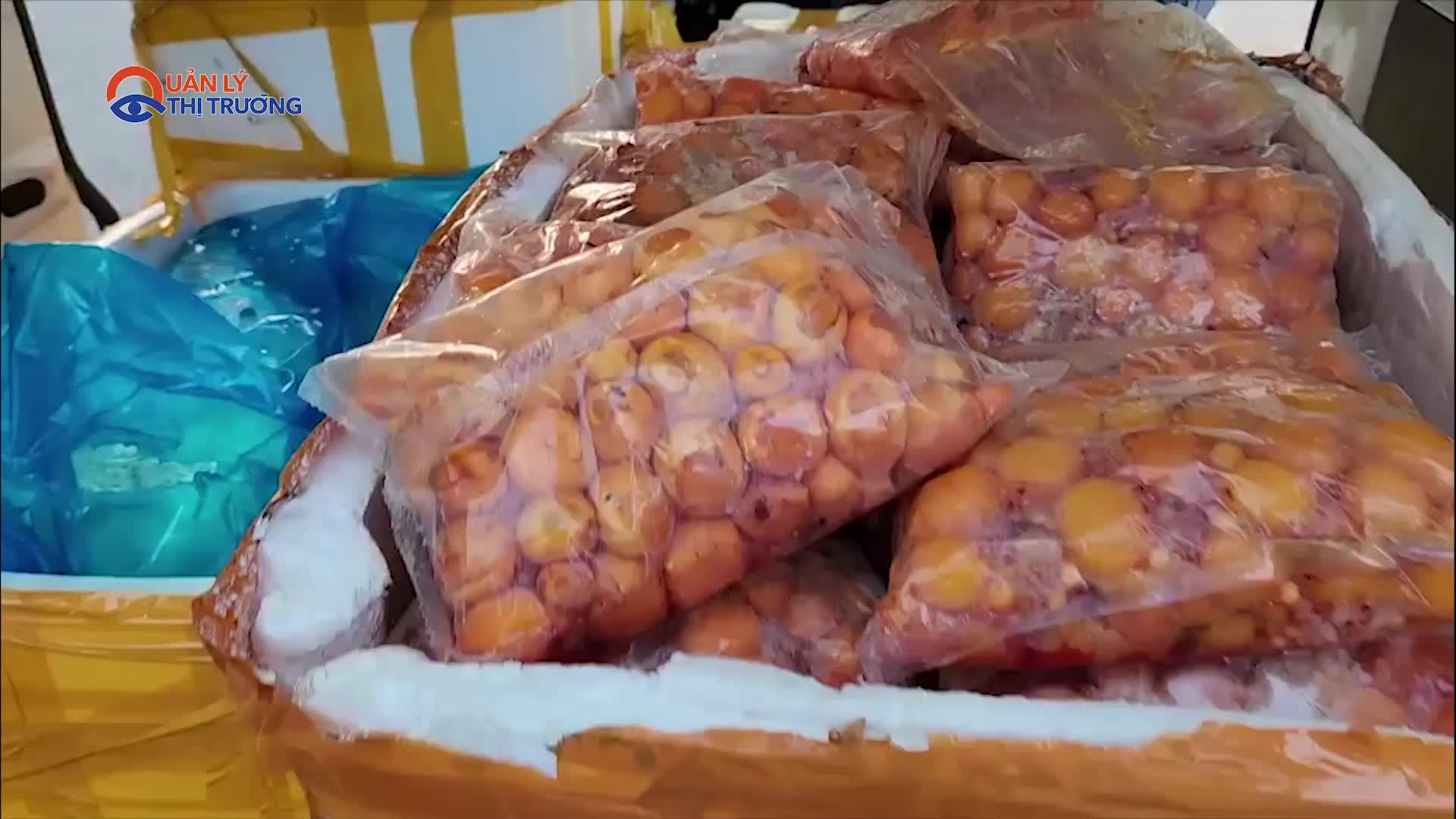 Phát hiện 2 tạ thực phẩm không nguồn gốc chuẩn bị được đưa vào nhà hàng