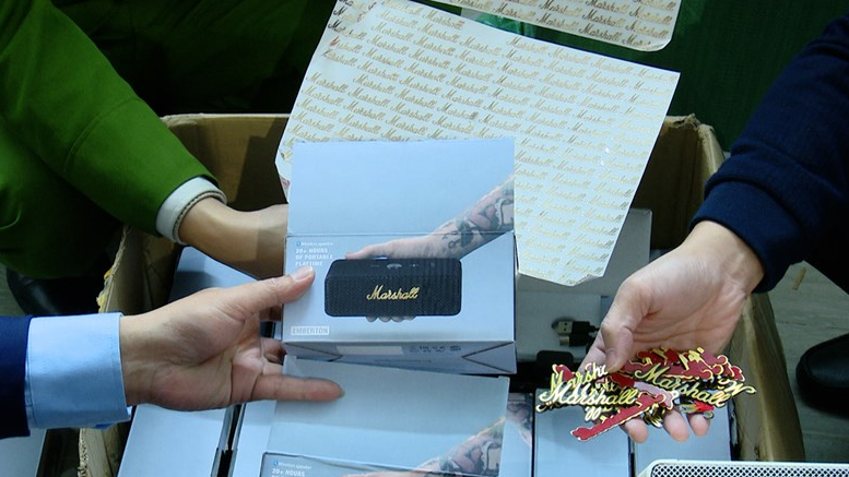 Khởi tố đối tượng buôn lậu các sản phẩm Marshall giả trị giá hơn 9 tỷ đồng