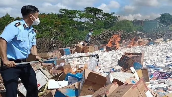 Tiêu hủy hơn 100.000 bao thuốc lá điếu nhập lậu tại Gia Lai