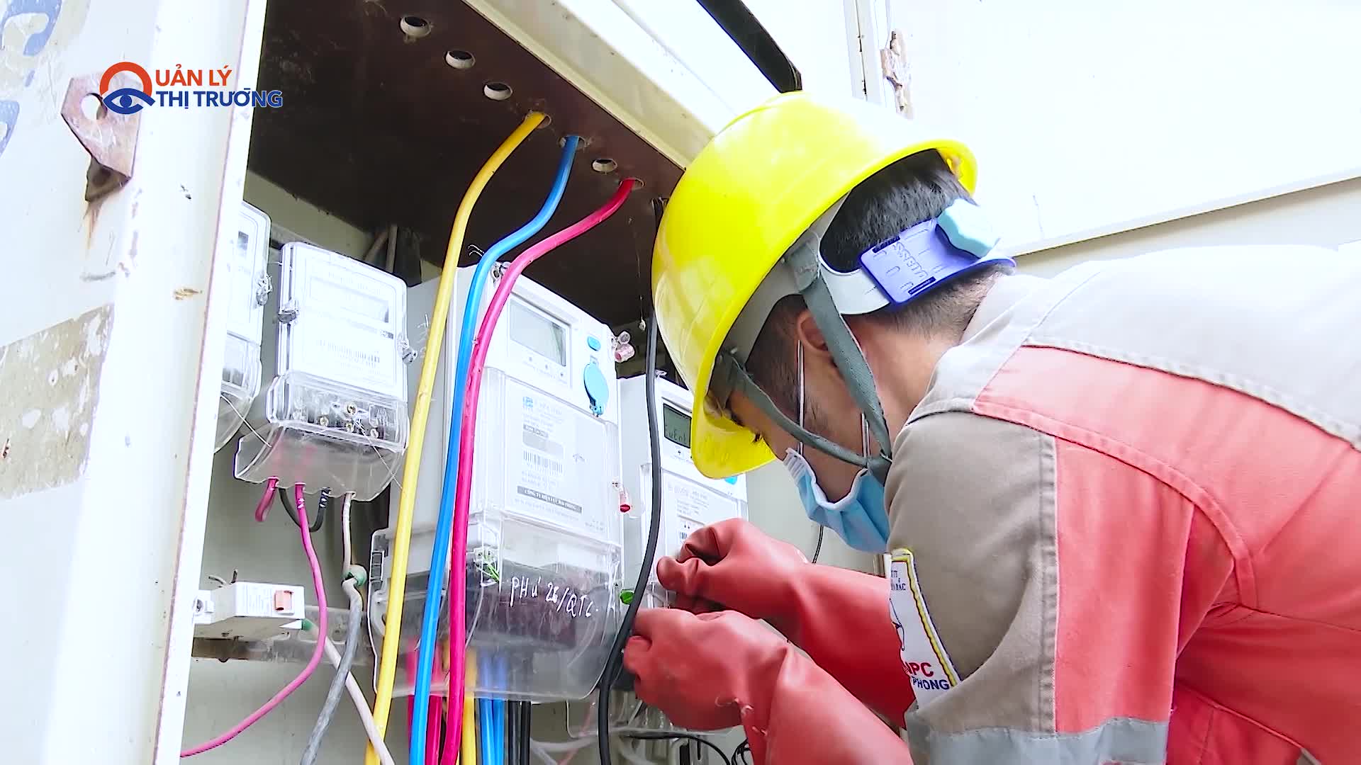 Thủ tướng chính phủ yêu cầu cả nước tăng cường tiết kiệm điện