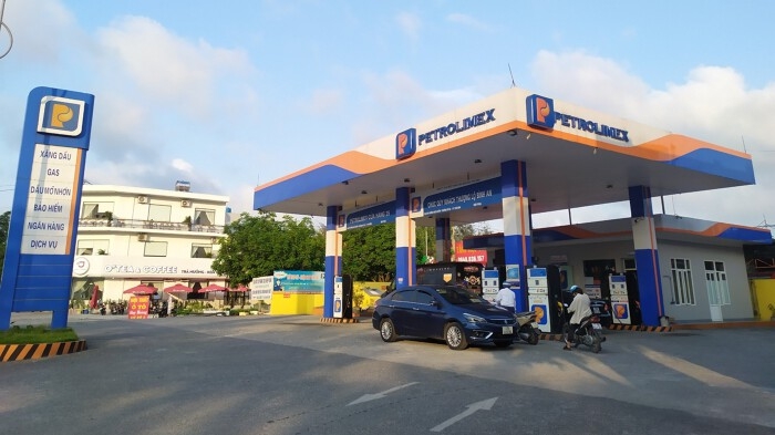 Giá xăng giữ nguyên, dầu tăng giảm tùy loại