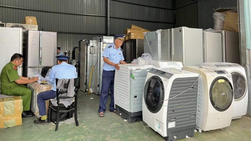 Phát hiện trên 210.000 bao nghi vấn là shisha tại kho hàng ở Bình Dương