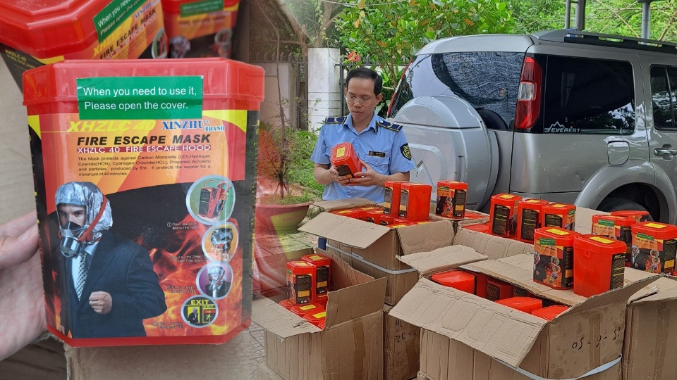 Hà Nội: Tạm giữ 400 mặt nạ chống độc có dấu hiệu nhập lậu