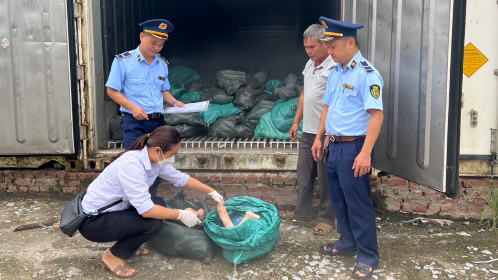 Ngăn chặn kịp thời 1,5 tấn móng giò lợn không rõ nguồn gốc