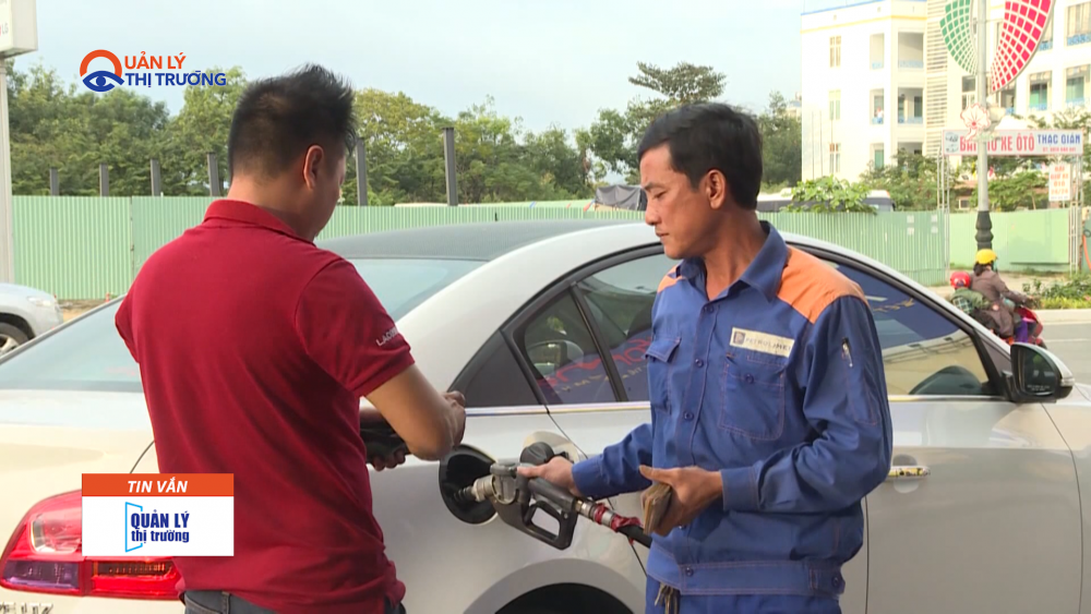 Nhiều mặt hàng xăng dầu tăng giá nhẹ