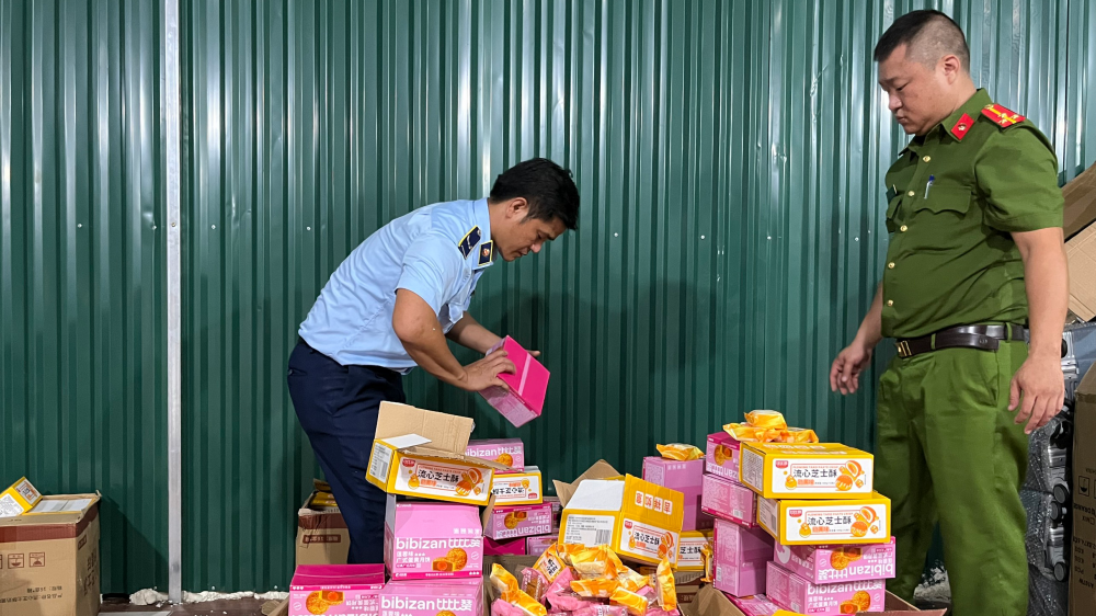 QLTT Hà Nội tạm giữ gần 5000 chiếc bánh trung thu nhập lậu