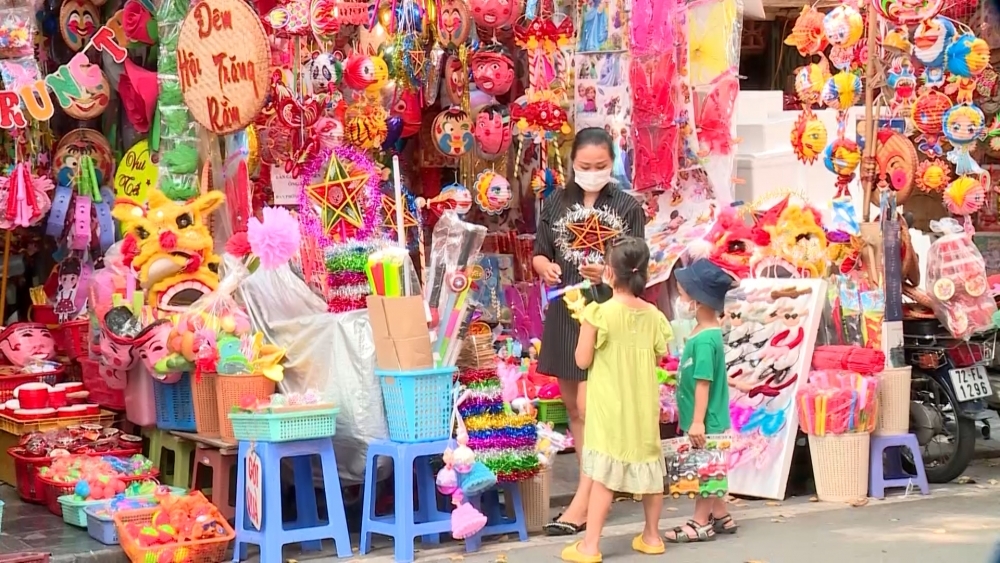 Bảo vệ trẻ em khỏi đồ chơi bạo lực dịp Tết Trung thu