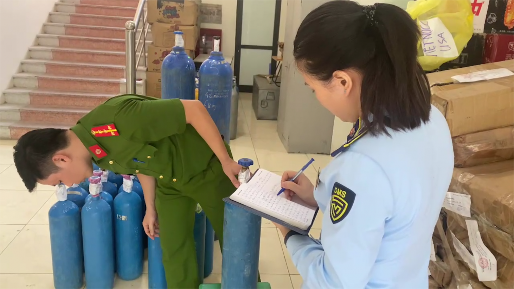 Phát hiện điểm tập kết, kinh doanh khí cười trái phép