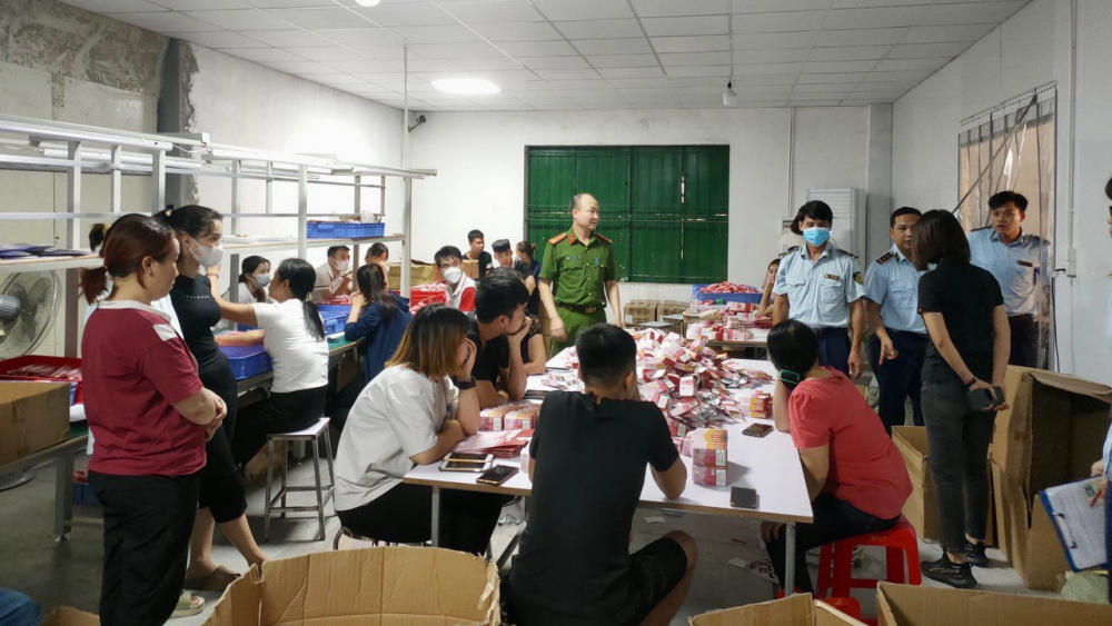 QLTT Hà Nam: Phát hiện, tạm giữ số lượng thuốc lá điện tử lớn kỷ lục