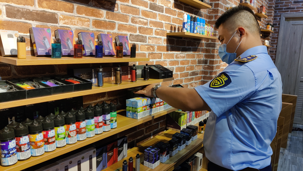 Thu giữ hàng ngàn sản phẩm thuốc lá điện tử không rõ nguồn gốc